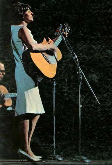 Judy Collins on stage